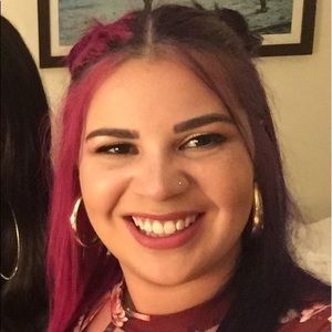 Meet your Posher, Casey